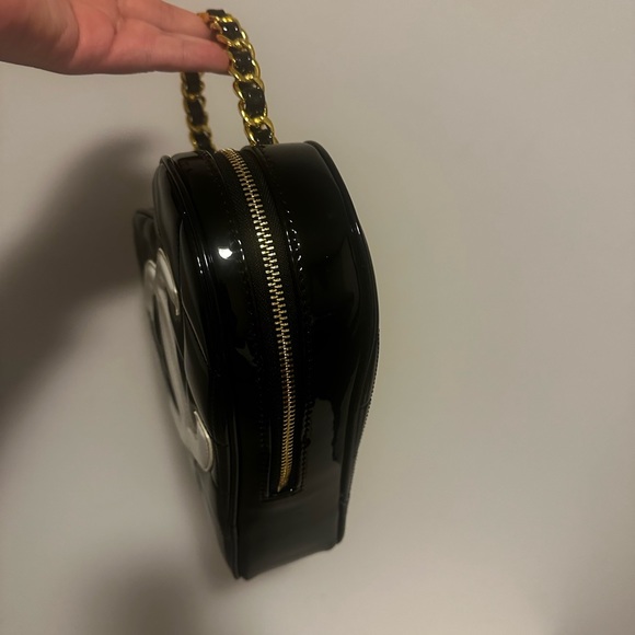 ๐๐ปSOLD๐๐ป Chanel Heart Bag - Picture 6 of 12